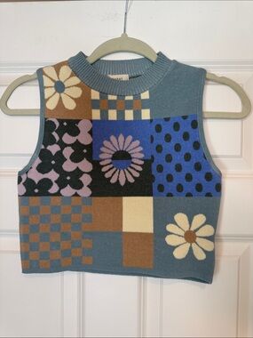 debut Cropped Sleeveless Sweater